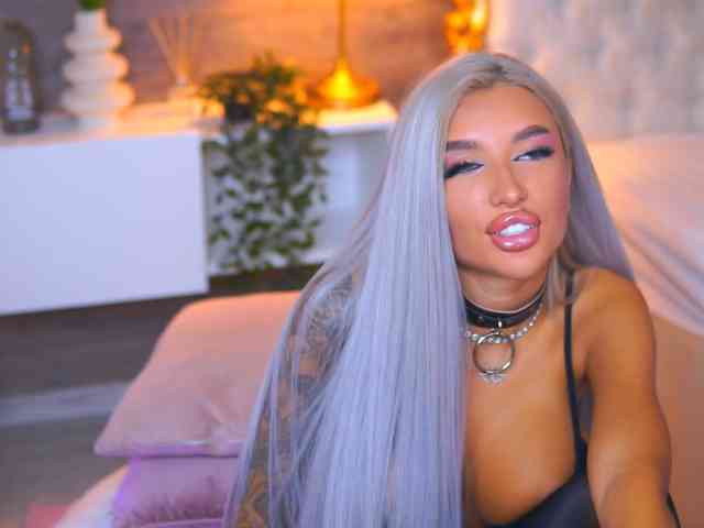 JuicyJessye webcam