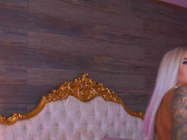 JuicyJessye webcam