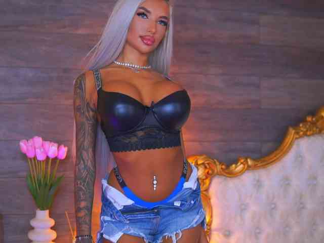 JuicyJessye webcam