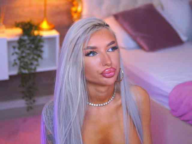 JuicyJessye webcam