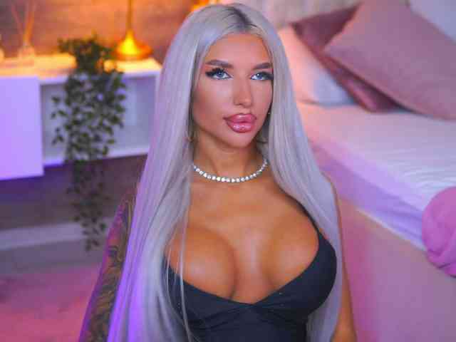 JuicyJessye webcam