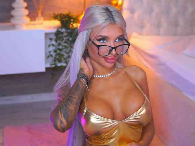 JuicyJessye webcam