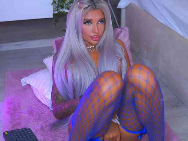 JuicyJessye webcam