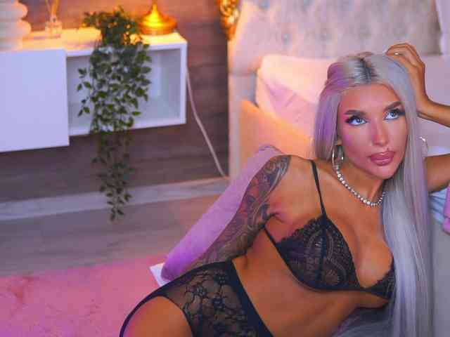 JuicyJessye webcam