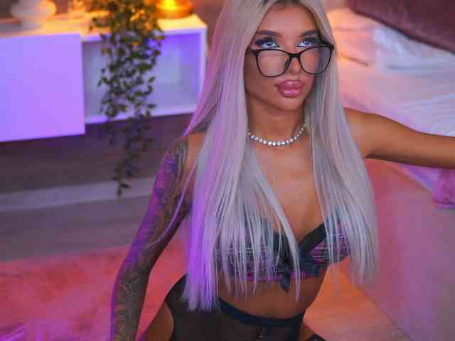 JuicyJessye webcam
