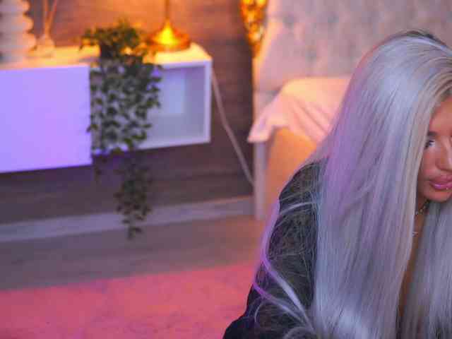 JuicyJessye webcam