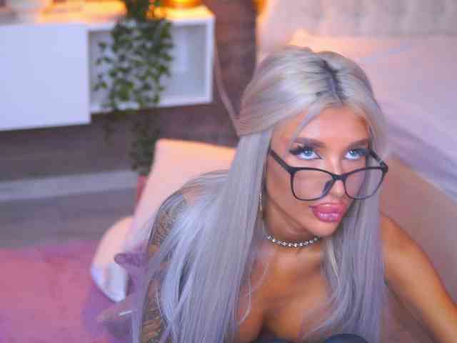 JuicyJessye webcam