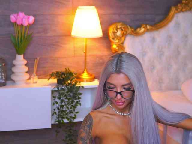 JuicyJessye webcam