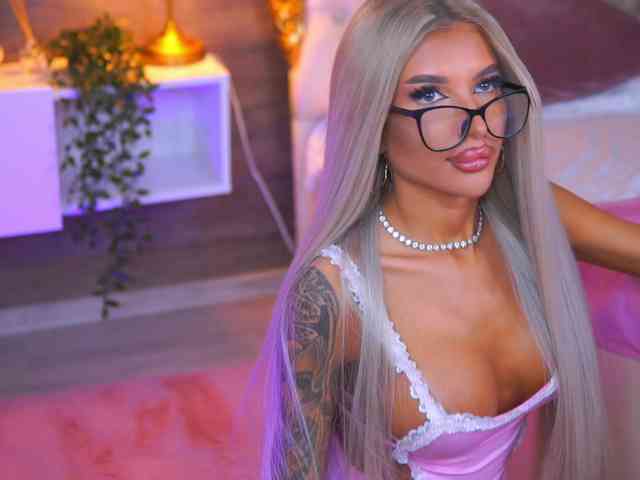 JuicyJessye webcam