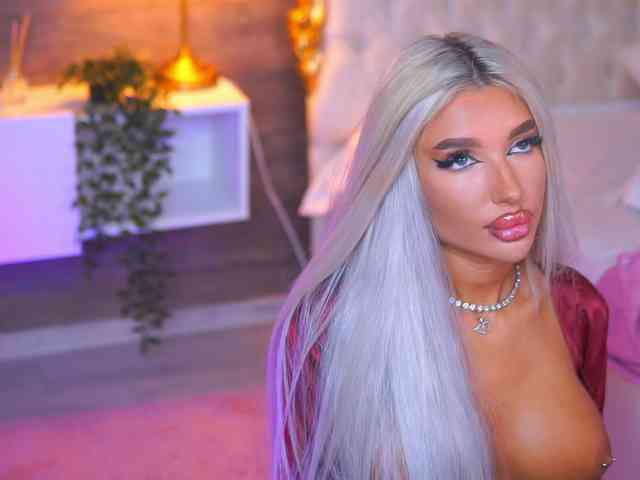 JuicyJessye webcam