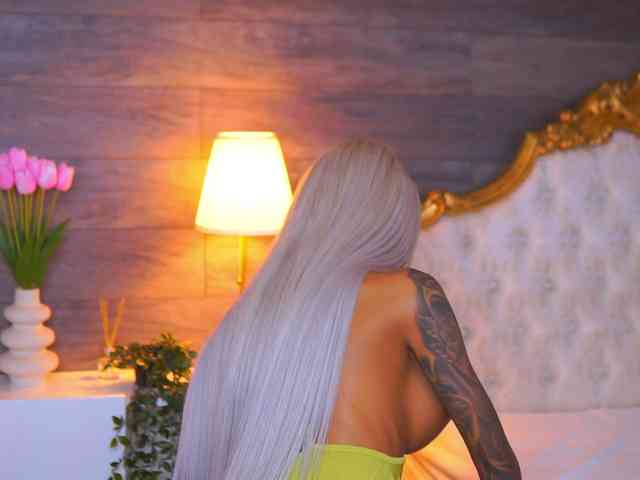 JuicyJessye webcam