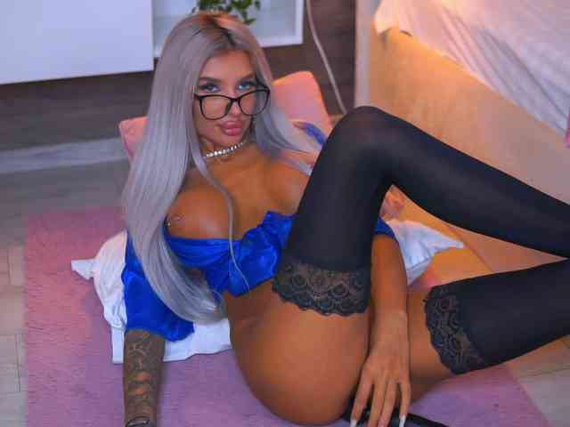 JuicyJessye webcam