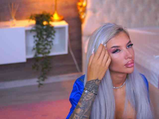 JuicyJessye webcam