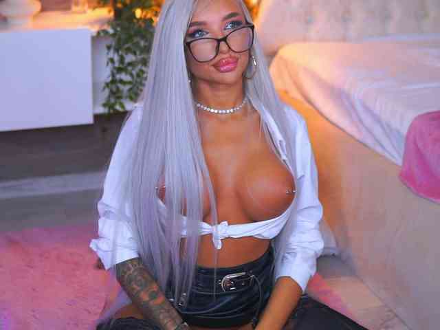 JuicyJessye webcam