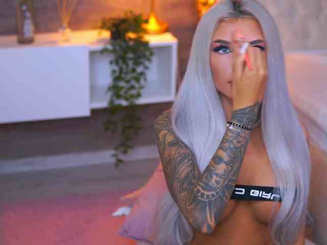 JuicyJessye webcam
