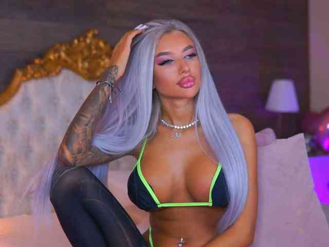 JuicyJessye webcam