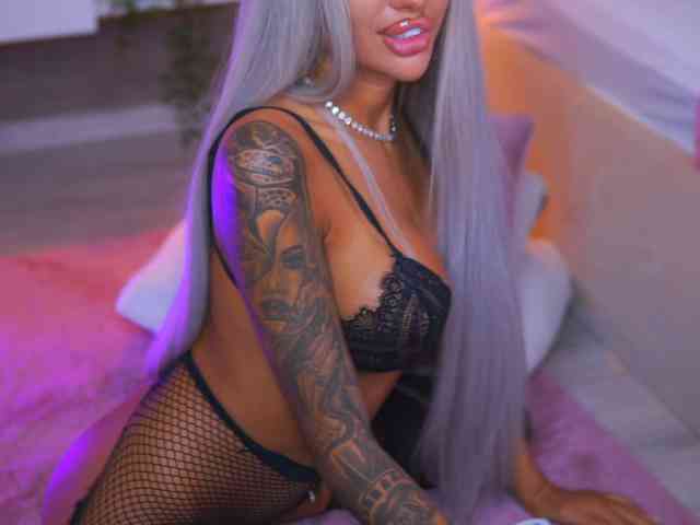 JuicyJessye webcam
