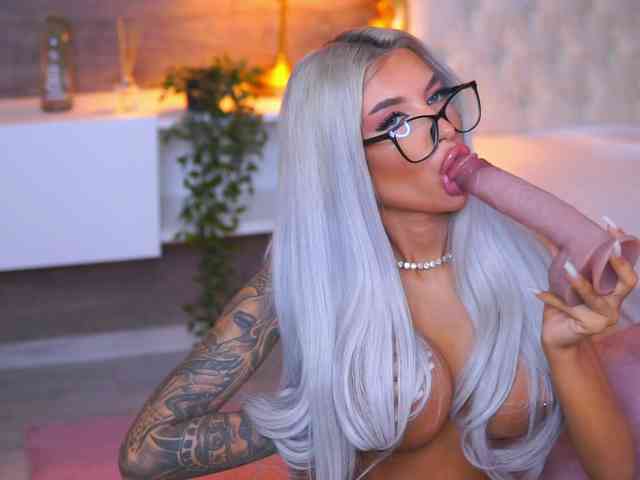 JuicyJessye webcam