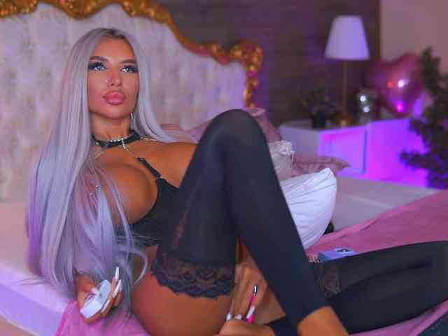 JuicyJessye webcam