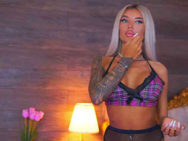 JuicyJessye webcam