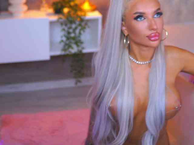 JuicyJessye webcam
