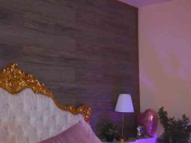 JuicyJessye webcam