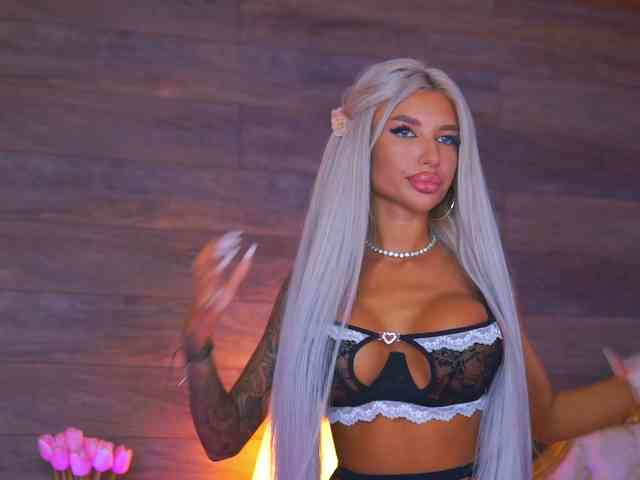 JuicyJessye webcam
