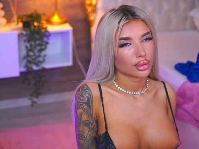 JuicyJessye webcam