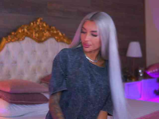 JuicyJessye webcam