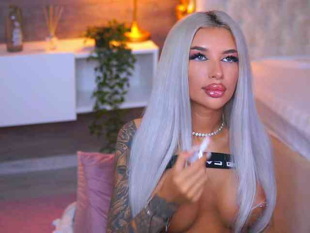 JuicyJessye webcam
