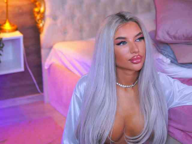JuicyJessye webcam