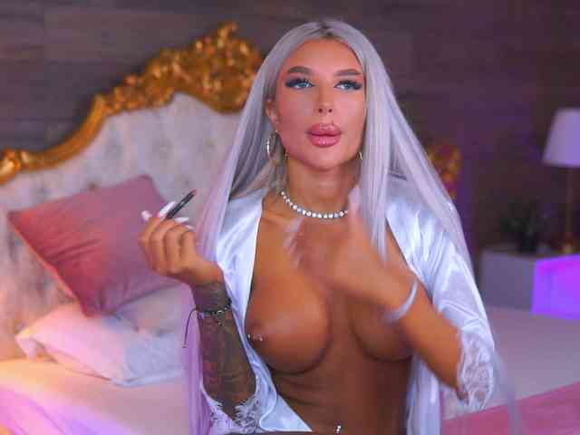 JuicyJessye webcam