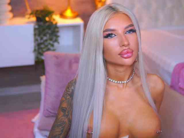 JuicyJessye webcam