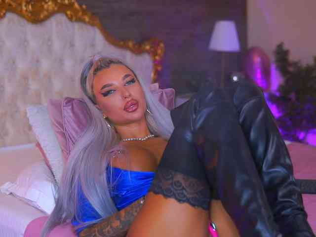 JuicyJessye webcam