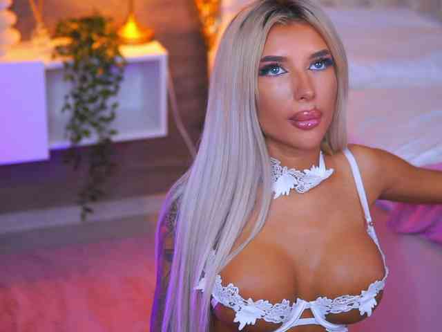 JuicyJessye webcam