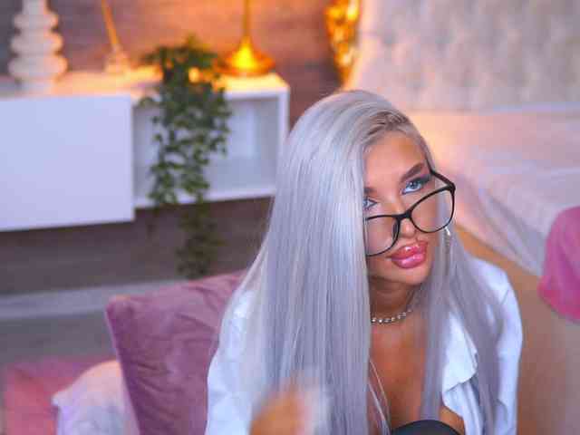 JuicyJessye webcam