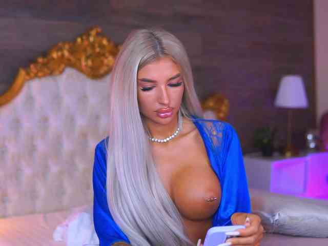 JuicyJessye webcam