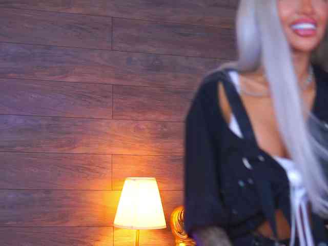 JuicyJessye webcam