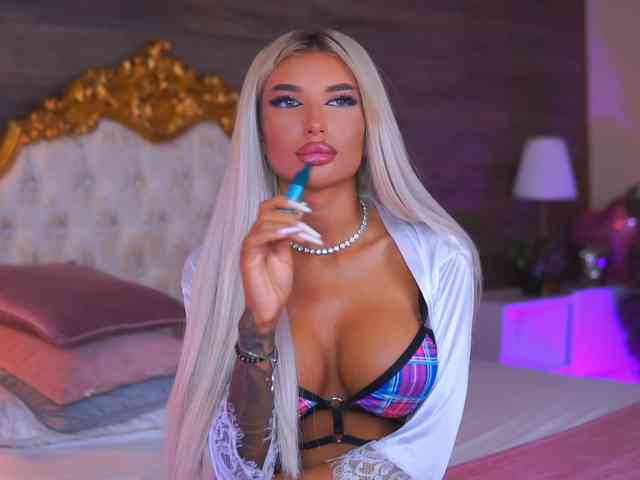 JuicyJessye webcam