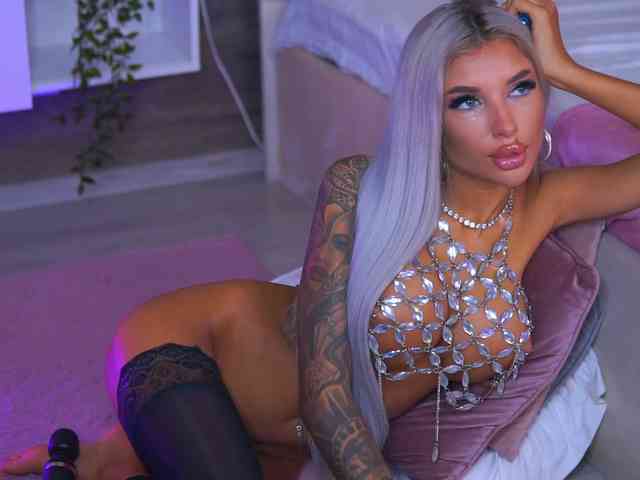 JuicyJessye webcam