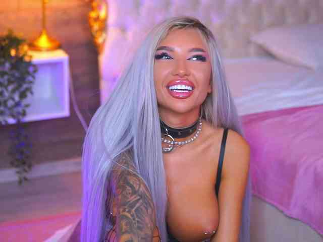 JuicyJessye webcam