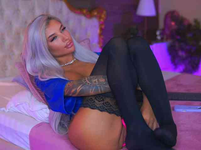 JuicyJessye webcam