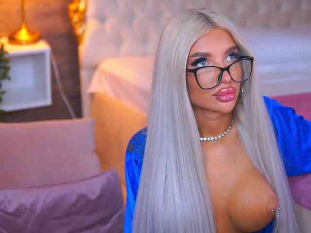 JuicyJessye webcam