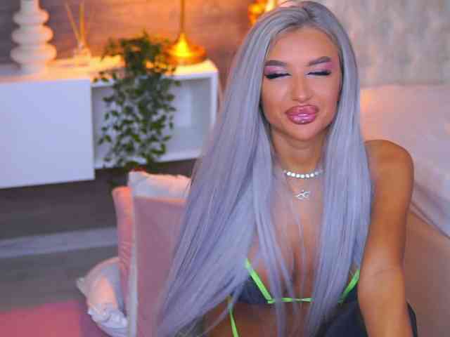 JuicyJessye webcam