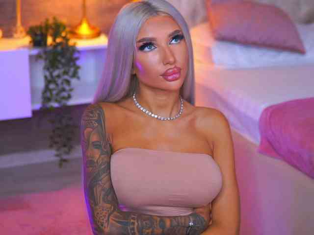 JuicyJessye webcam