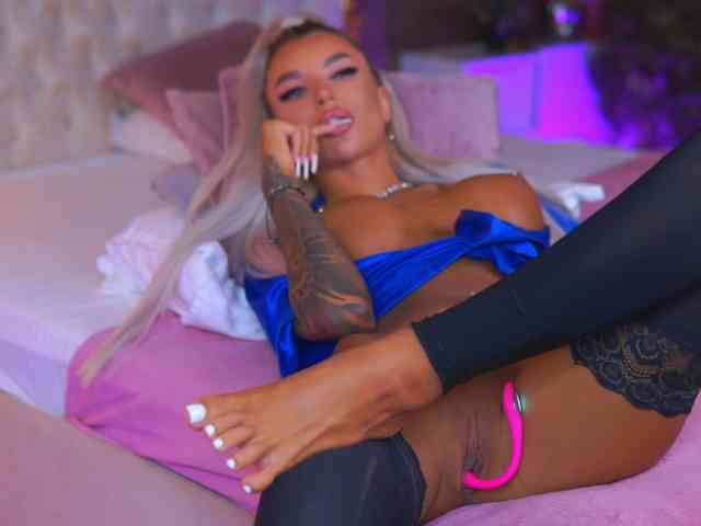 JuicyJessye Sex Cam Show