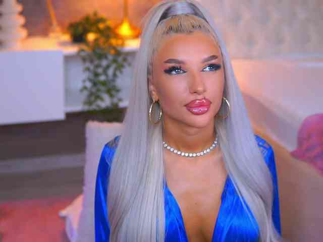 JuicyJessye webcam