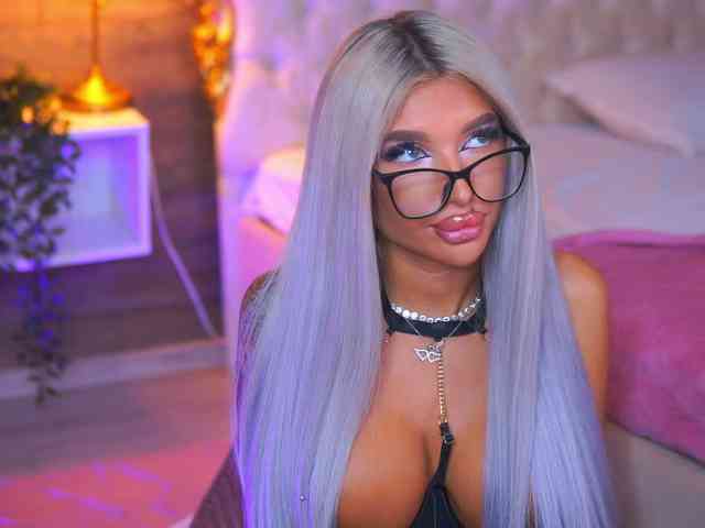 JuicyJessye webcam