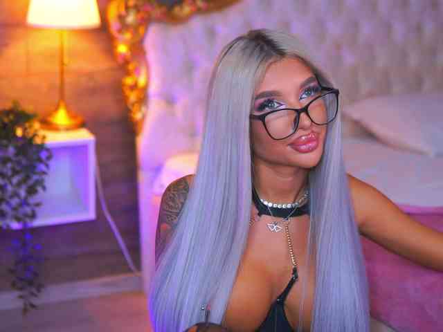 JuicyJessye webcam