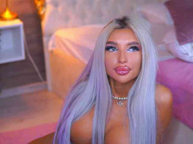 JuicyJessye webcam